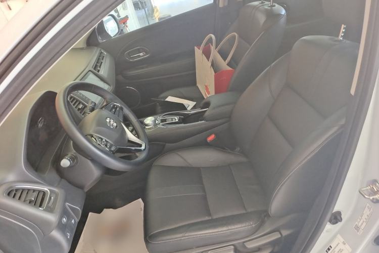 Used Everus VE-1 2022 TA Leading Edition Left Front Seat