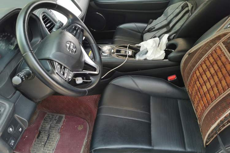 Used Everus VE-1 2022 TA Leading Edition Left Front Seat