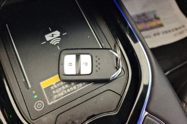 Used Everus VE-1 2022 TA Leading Edition Vehicle Key
