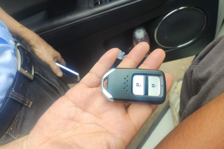 Used Everus VE-1 2022 TA Leading Edition Vehicle Key