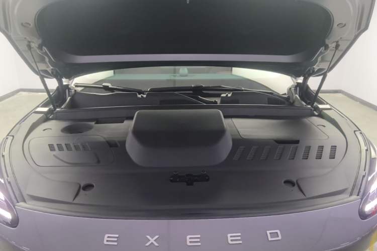 Used EXEED ET5 2026 210 LiDAR Smart Luxury Edition Engine Bay