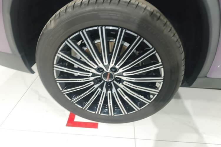 Used EXEED ET5 2026 210 LiDAR Smart Luxury Edition Right Rear Wheel Hub
