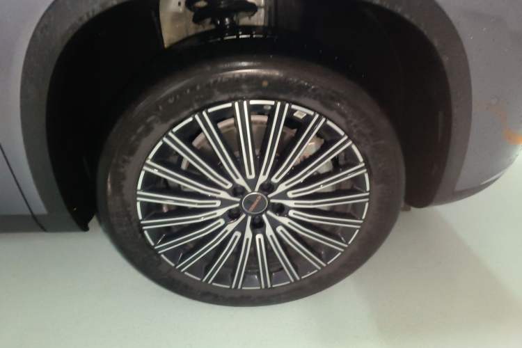 Used EXEED ET5 2026 210 LiDAR Smart Luxury Edition Right Front Wheel Hub