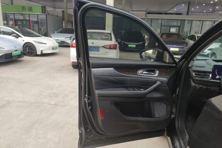 Used EXEED Lanyue 2021 400T Two-Wheel Drive Starlight Pro Edition 7-Seater Left Front Door Interior