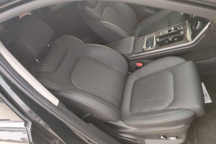 Used EXEED Lanyue 2021 400T Two-Wheel Drive Starlight Pro Edition 7-Seater Right Front Seat