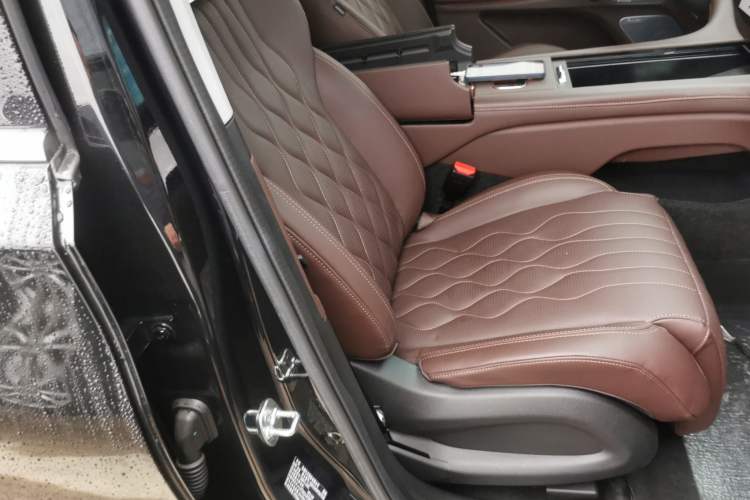 Used EXEED Lanyue 2023 400T Four-Wheel Drive Star Prestige Edition 6 Seats Right Front Seat