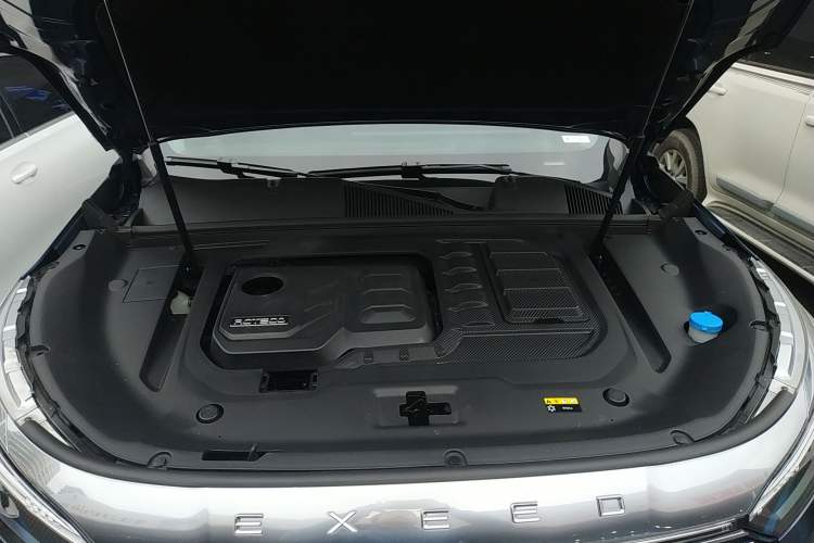 Used EXEED Lanyue 2021 390T Four-Wheel Drive Starry Edition Engine Bay