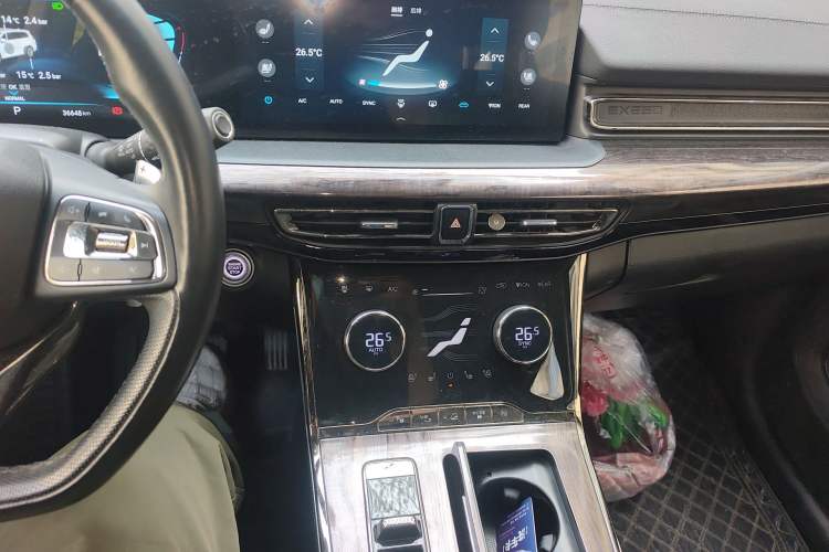 Used EXEED Lanyue 2021 390T Four-Wheel Drive Star Prestige Long-Range Version Audio And AC Panel