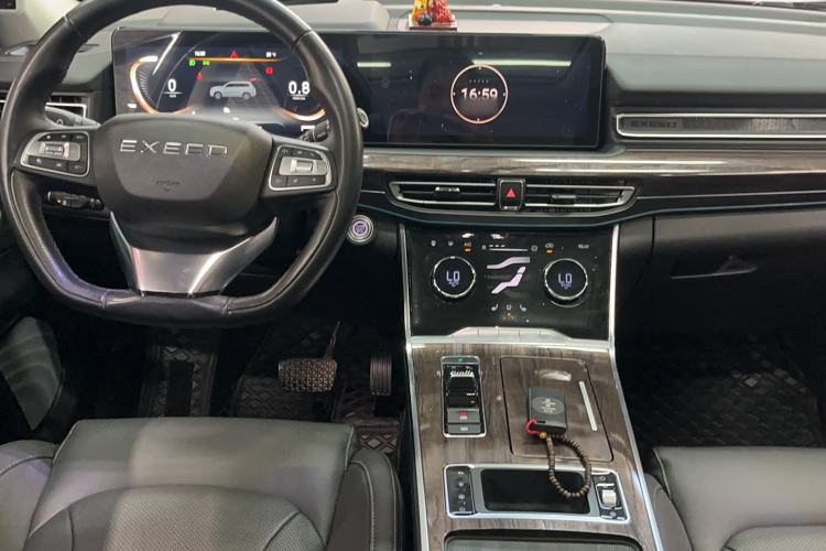 Used EXEED Lanyue 2021 400T Two-Wheel Drive Starlight Pro Edition 7-Seater Audio And AC Panel