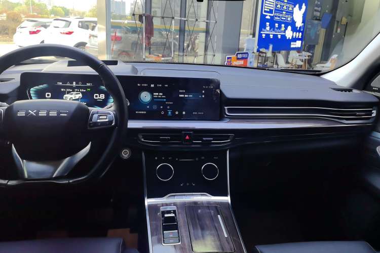 Used EXEED Lanyue 2021 400T Two-Wheel Drive Starlight Pro Edition 7-Seater Audio And AC Panel