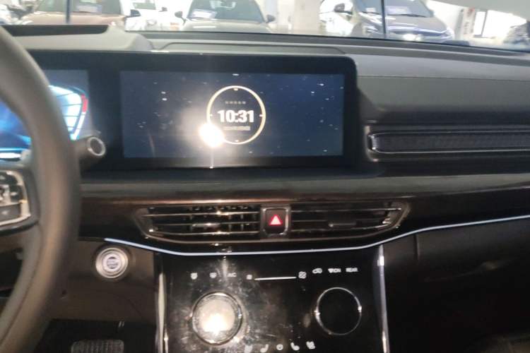 Used EXEED Lanyue 2021 390T Four-Wheel Drive Star Prestige Edition Audio And AC Panel