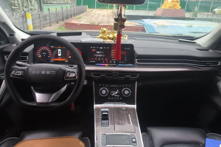 Used EXEED Lanyue 2021 400T Two-Wheel-Drive Xingrui Pro Edition 7-Seater Center Console