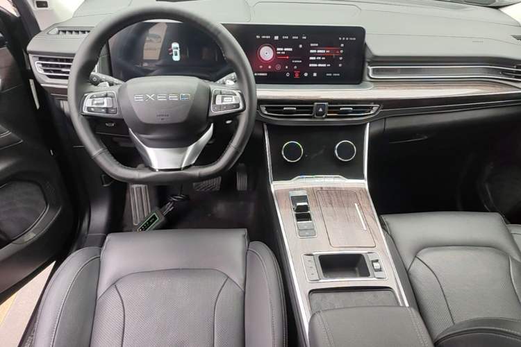 Used EXEED Lanyue 2021 400T Four-Wheel Drive Starlight Pro Edition 7 Seats Center Console