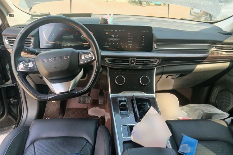 Used EXEED Lanyue 2021 400T Two-Wheel Drive Starlight Pro Edition 7-Seater Center Console