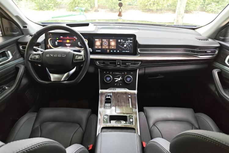 Used EXEED Lanyue 2021 390T Four-Wheel Drive Starry Edition Center Console