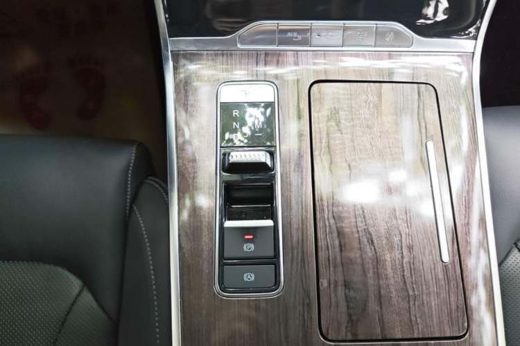 Used EXEED Lanyue 2021 390T Four-Wheel Drive Starry Edition Gear Lever