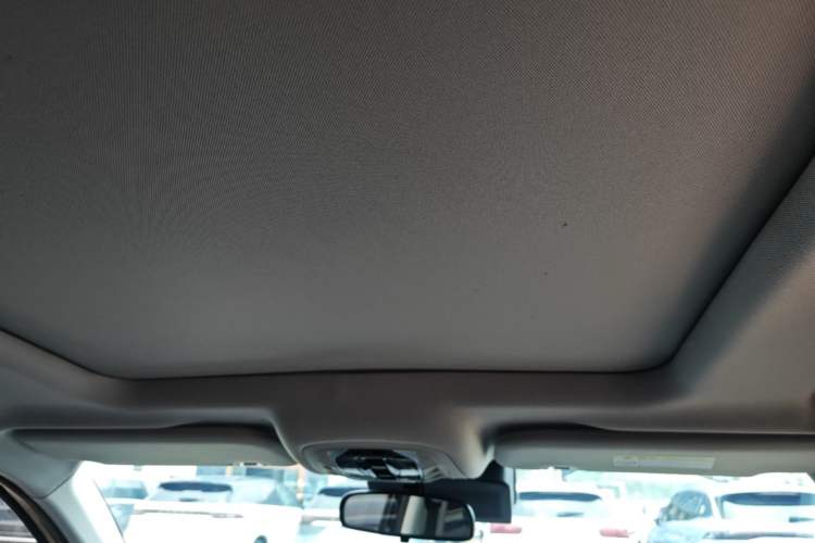 Used EXEED Lanyue 2021 400T Two-Wheel Drive Starlight Pro Edition 7-Seater Headliner