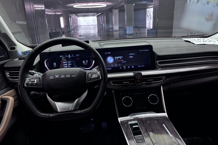 Used EXEED Lanyue 2021 390T Four-Wheel Drive Starry Edition Interior 4