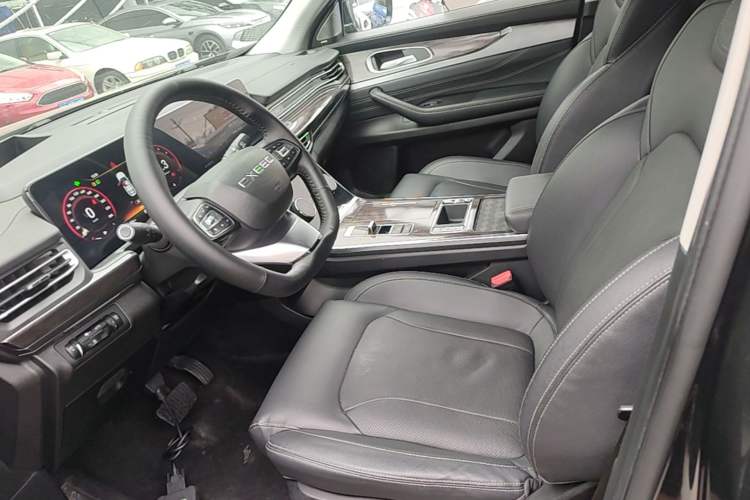 Used EXEED Lanyue 2021 400T Four-Wheel Drive Starlight Pro Edition 7 Seats Left Front Seat