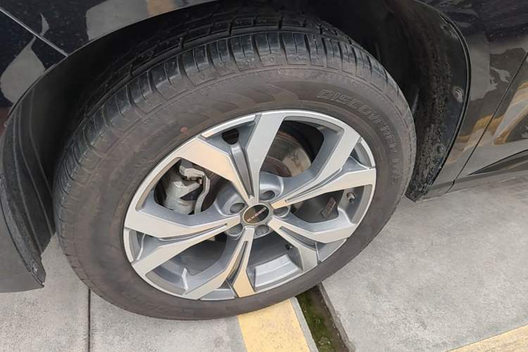 Used EXEED Lanyue 2021 400T Four-Wheel Drive Starlight Pro Edition 7 Seats Left Front Wheel Hub