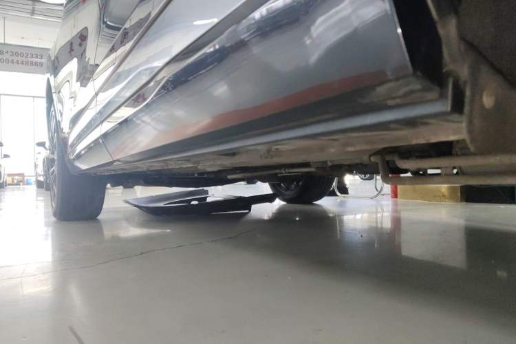 Used EXEED Lanyue 2021 390T Four-Wheel Drive Star Prestige Edition Left Side Sill