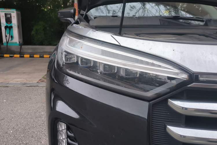 Used EXEED Lanyue 2021 400T Two-Wheel-Drive Xingrui Pro Edition 7-Seater Right Front Headlight