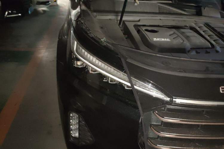 Used EXEED Lanyue 2021 400T Four-Wheel Drive Starlight Pro Edition 7 Seats Right Front Headlight
