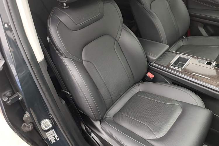 Used EXEED Lanyue 2021 400T Four-Wheel Drive Starlight Pro Edition 7 Seats Right Front Seat
