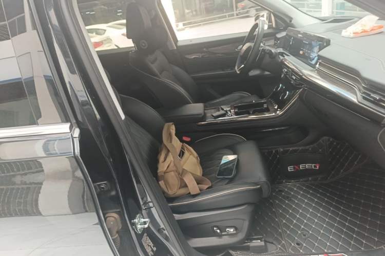 Used EXEED Lanyue 2021 400T Four-Wheel Drive Star Prestige Pro Edition 7 Seats Right Front Seat