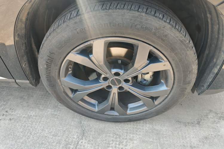 Used EXEED Lanyue 2021 390T Two-Wheel Drive Starry Edition Right Front Wheel Hub