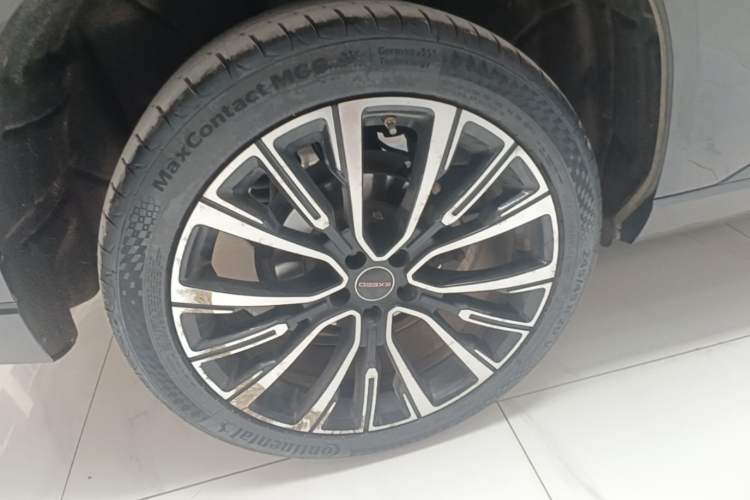 Used EXEED Lanyue 2021 400T Four-Wheel Drive Star Prestige Pro Edition 7 Seats Right Rear Wheel Hub