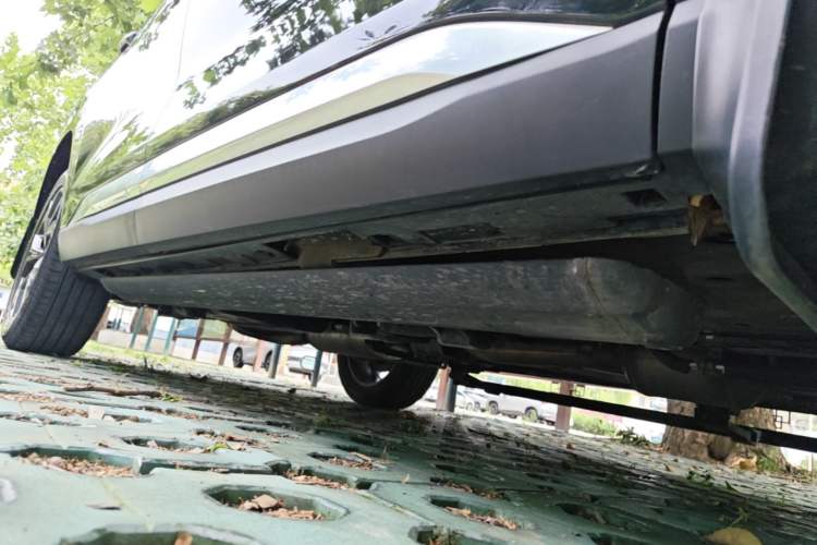 Used EXEED Lanyue 2021 390T Four-Wheel Drive Starry Edition Right Side Sill