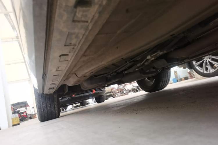 Used EXEED Lanyue 2021 400T Two-Wheel-Drive Xingrui Pro Edition 7-Seater Right Side Sill