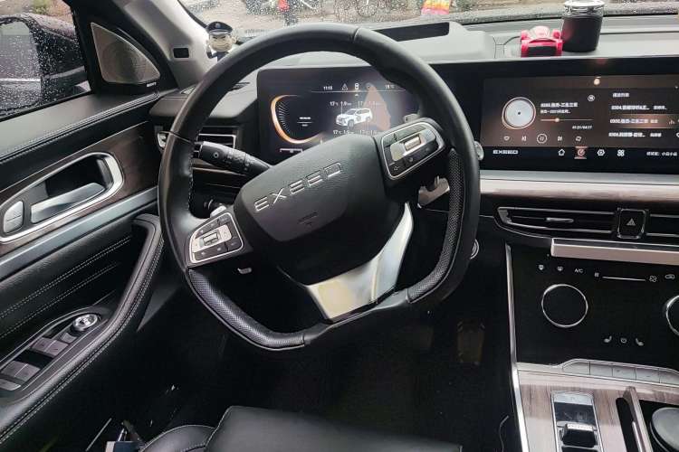 Used EXEED Lanyue 2021 400T Four-Wheel Drive Starlight Pro Edition 7 Seats Steering Wheel
