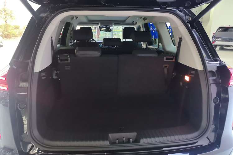 Used EXEED Lanyue 2021 400T Two-Wheel Drive Starlight Pro Edition 7-Seater Trunk