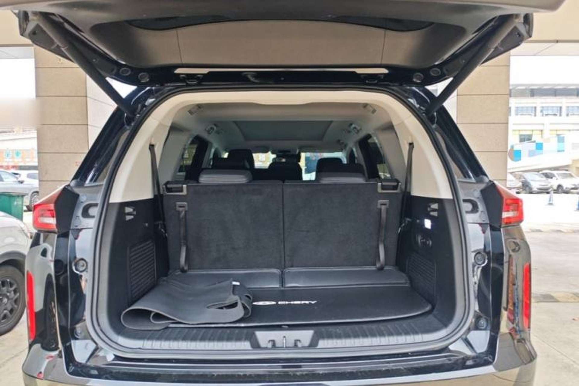 Used EXEED Lanyue 2021 400T Two-Wheel Drive Starlight Pro Edition 7-Seater Trunk