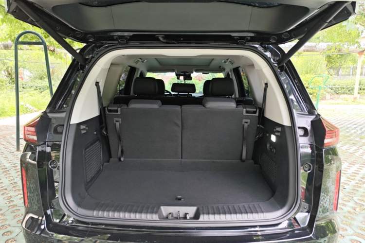 Used EXEED Lanyue 2021 390T Four-Wheel Drive Starry Edition Trunk