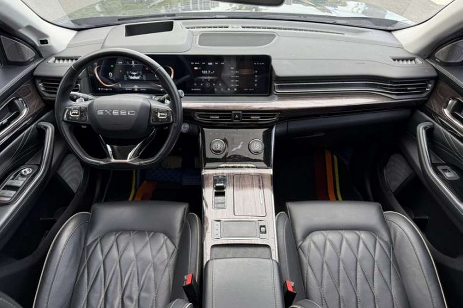 Used EXEED Lanyue 2021 400T Four-Wheel Drive Star Prestige Pro Edition 7 Seats Audio And AC Panel