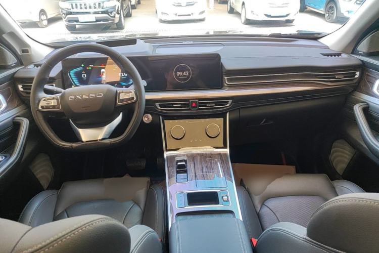 Used EXEED Lanyue 2021 400T Two-Wheel Drive Starlight Pro Edition 7-Seater Center Console