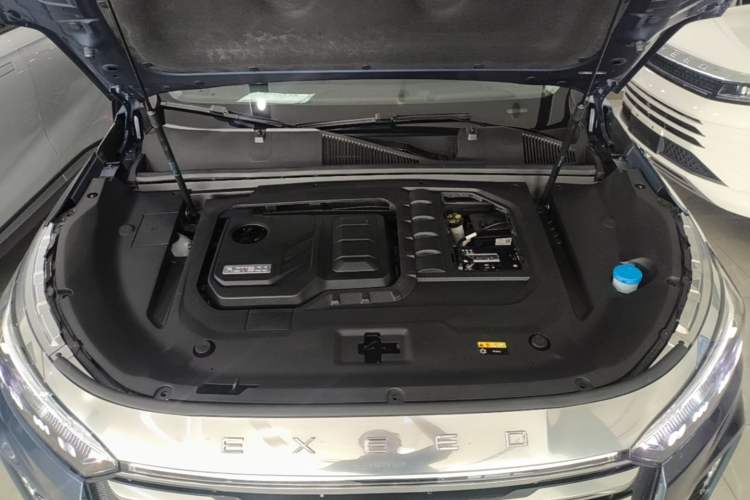 Used EXEED Lanyue 2021 400T Two-Wheel-Drive Xingrui Pro Edition 7-Seater Engine Bay