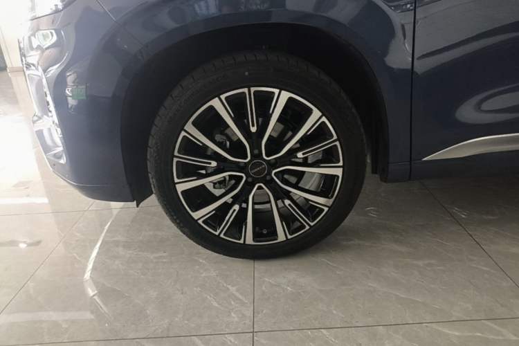 Used EXEED Lanyue 2021 400T Two-Wheel-Drive Xingrui Pro Edition 7-Seater Left Front Wheel Hub