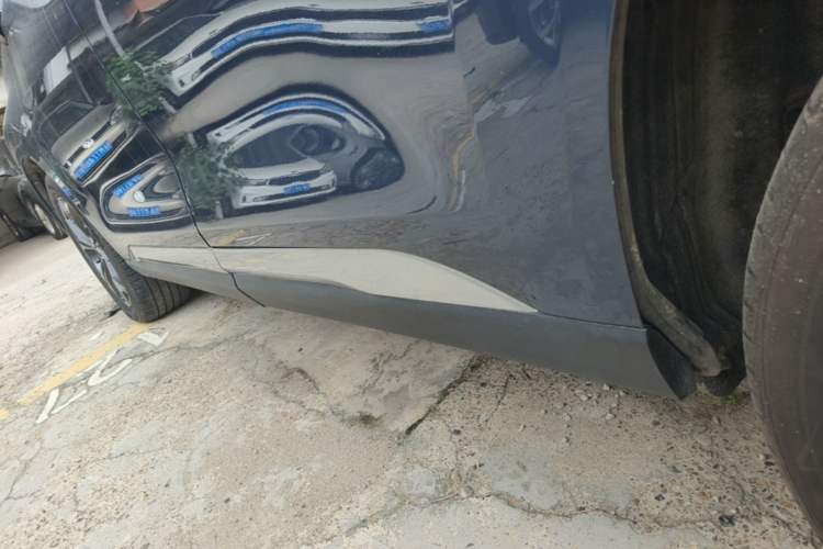 Used EXEED Lanyue 2021 390T Four-Wheel Drive Starry Edition Left Side Sill