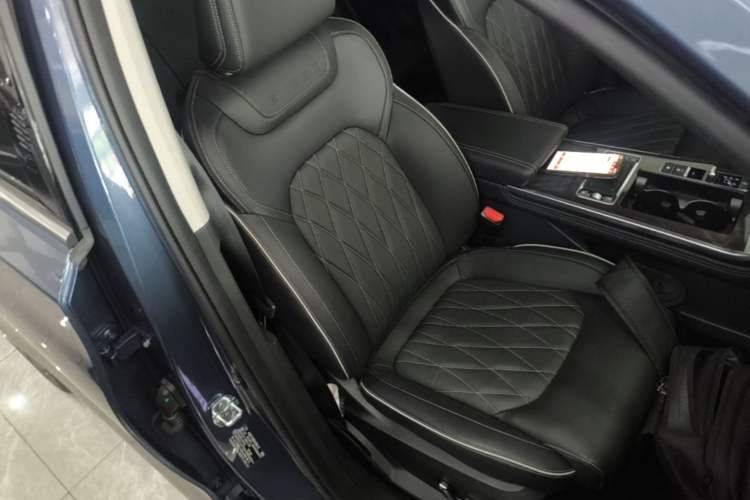 Used EXEED Lanyue 2021 400T Two-Wheel-Drive Xingrui Pro Edition 7-Seater Right Front Seat