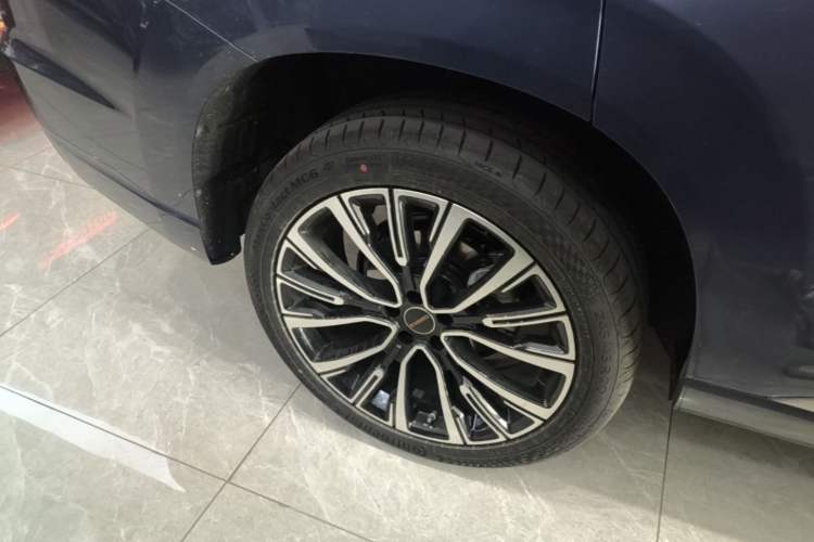 Used EXEED Lanyue 2021 400T Two-Wheel-Drive Xingrui Pro Edition 7-Seater Right Rear Wheel Hub