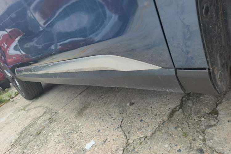 Used EXEED Lanyue 2021 390T Four-Wheel Drive Starry Edition Right Side Sill
