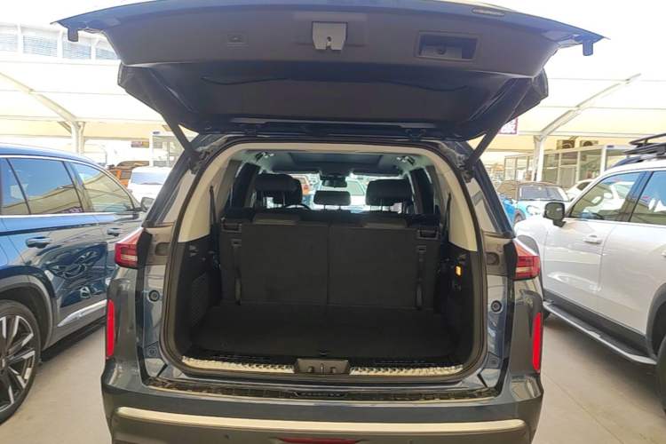 Used EXEED Lanyue 2021 400T Two-Wheel Drive Starlight Pro Edition 7-Seater Trunk