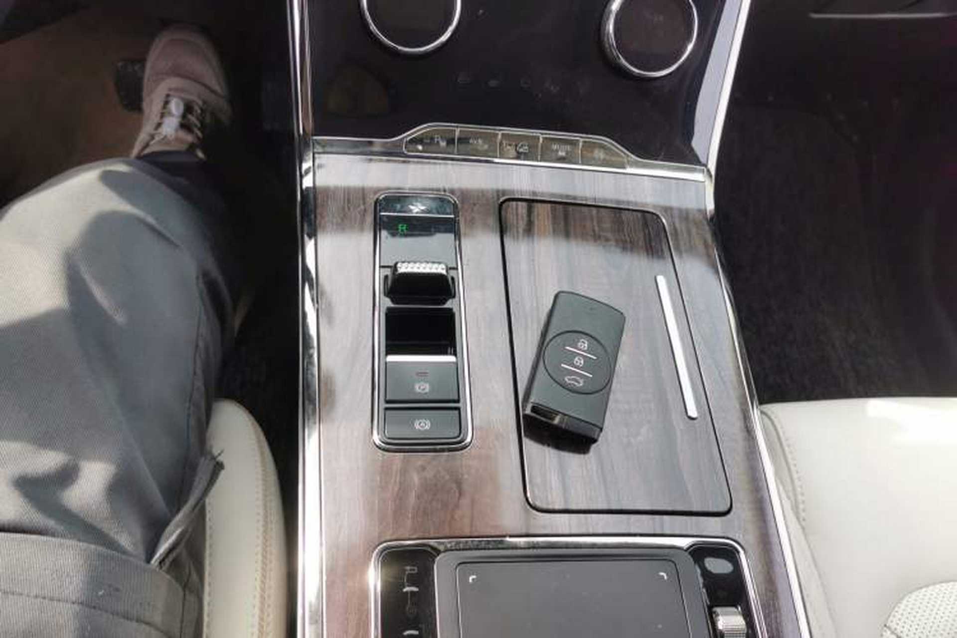 Used EXEED Lanyue 2021 390T Four-Wheel Drive Star Prestige Edition Gear Lever