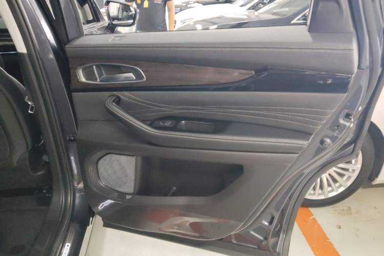 Used EXEED Lanyue 2021 400T Two-Wheel-Drive Xingrui Pro Edition 7-Seater Interior 6