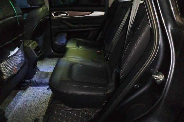 Used EXEED Lanyue 2021 400T Four-Wheel Drive Starlight Pro Edition 7 Seats Left Rear Seat
