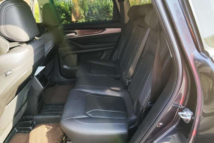 Used EXEED Lanyue 2021 400T Two-Wheel Drive Starlight Pro Edition 7-Seater Left Rear Seat